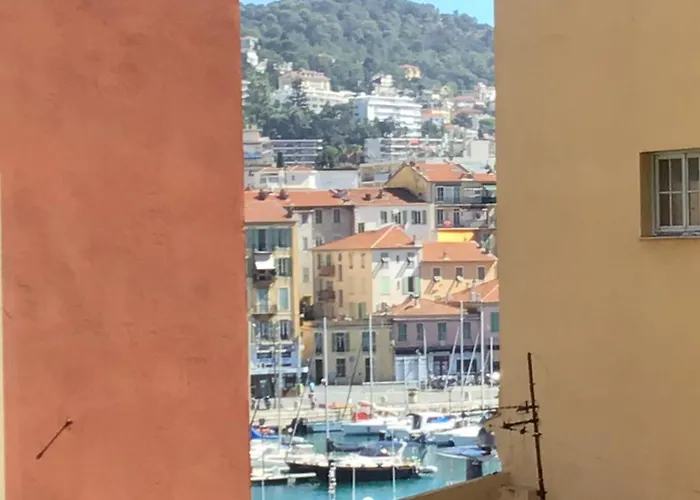 홈스테이 Port Quartier Antiquaire *