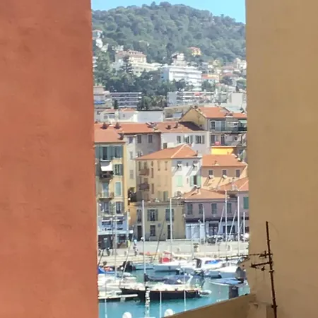 Проживание в семье Port Quartier Antiquaire *