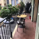 Quarto em Acomodações Particulares Port Quartier Antiquaire *