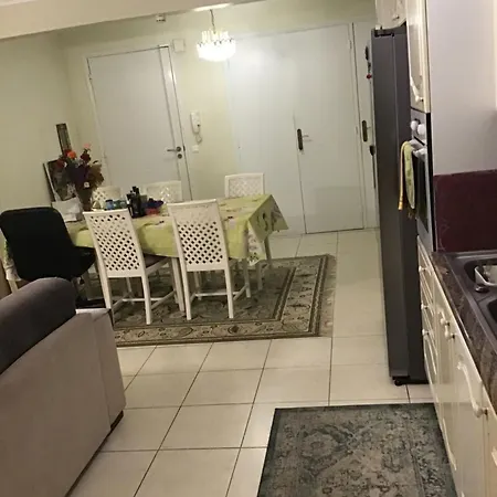 Port Quartier Antiquaire Privatunterkunft *